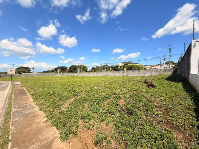 ¡Terreno en Venta en Residencial Santa Catalina! - Imagen 8