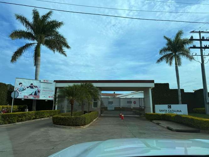 ¡Terreno en Venta en Residencial Santa Catalina! - Imagen 1