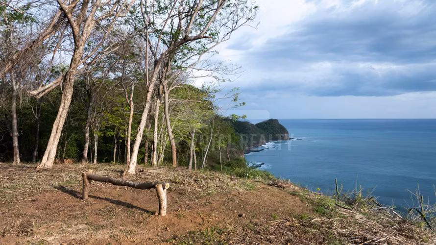 Lot for sale in Rancho Santana, Tola