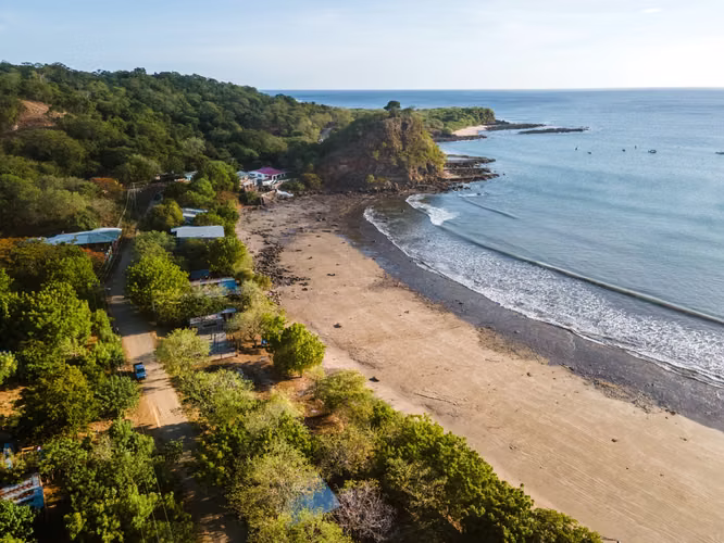 Beachfront Lot in El Astillero Nicaragua - Imagen 2