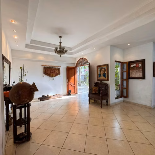 Casa en Venta en Las Colinas IV Etapa, Managua | Piscina y 1,811 m² de Terreno | US$450,000 - Imagen 10