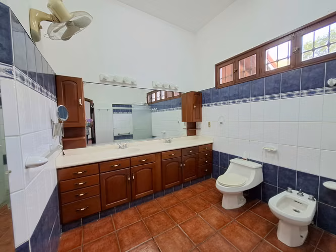 GG - !! Venta, casa en Carretera Sur con 1705 Vr2 !!