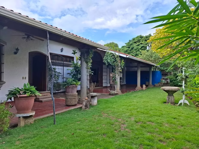 GG - !! Venta, casa en Carretera Sur con 1705 Vr2 !!