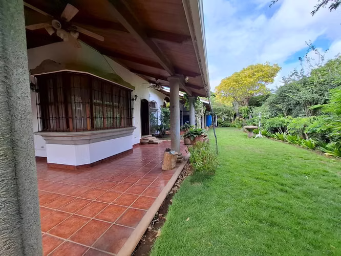 GG - !! Venta, casa en Carretera Sur con 1705 Vr2 !!