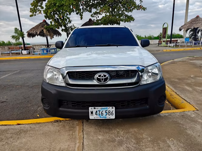 TOYOTA HILUX CABINA SENCILLA 4X2