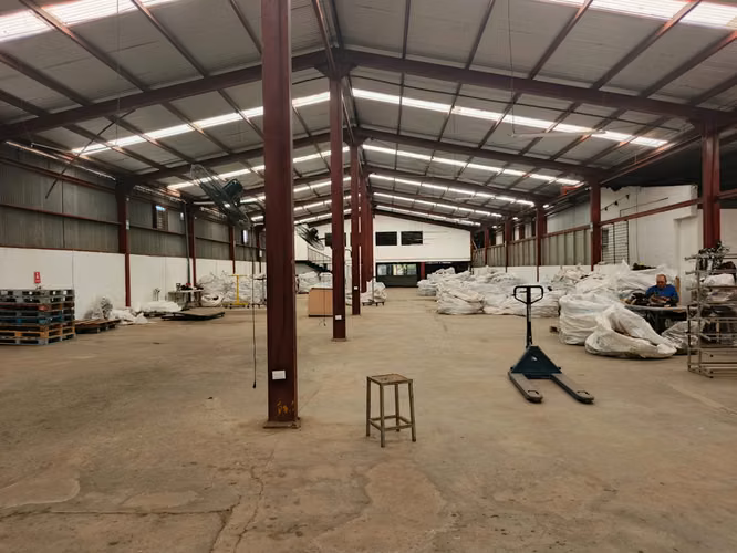 SE VENDE PROPIEDAD COMERCIAL - BODEGA EN ALTAGRACIA