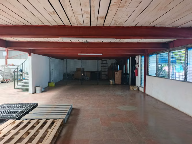 SE VENDE PROPIEDAD COMERCIAL - BODEGA EN ALTAGRACIA