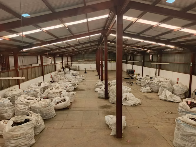 SE VENDE PROPIEDAD COMERCIAL - BODEGA EN ALTAGRACIA