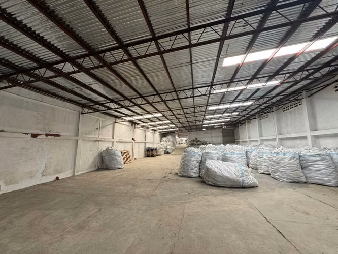 SE VENDE PROPIEDAD COMERCIAL - BODEGA EN ALTAGRACIA