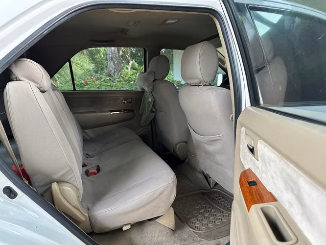 Toyota Fortuner srv 2011