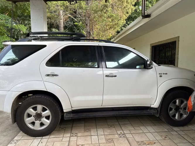 Toyota Fortuner srv 2011