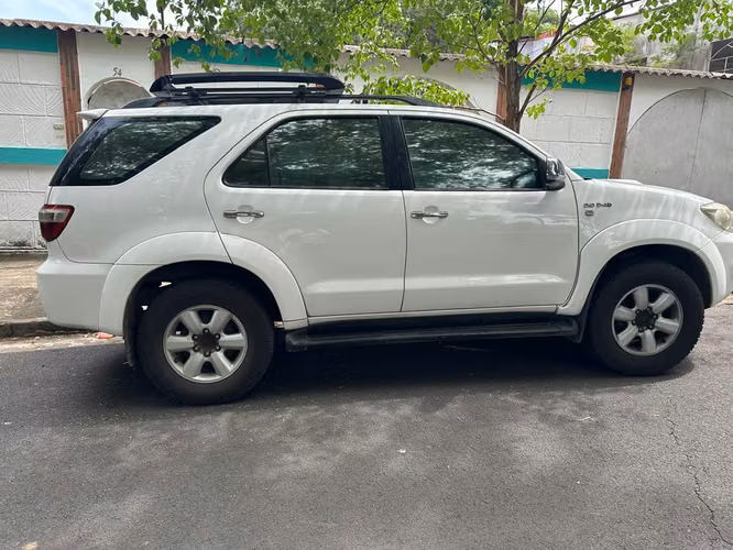 Toyota Fortuner srv 2011