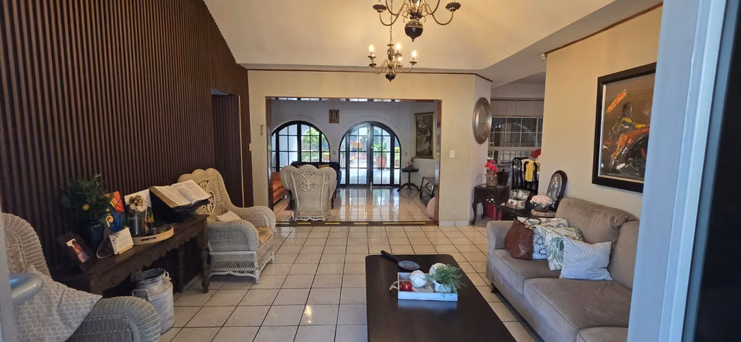 Venta de Casa en Las Cumbres 
