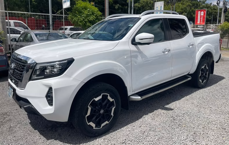 NISSAN FRONTIER NP300 LE 2022 AUTOMÁTICA  - Imagen 2