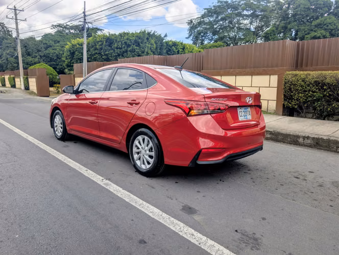 Hyundai Accent Automático año 2022 - Imagen 4