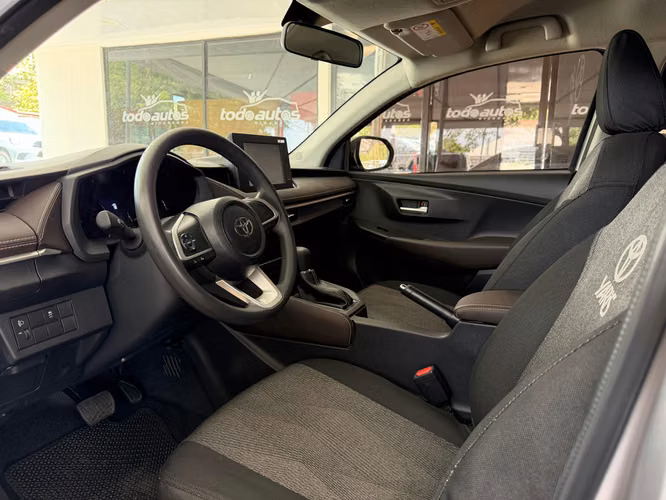 TOYOTA YARIS AÑO 2025 - Imagen 7