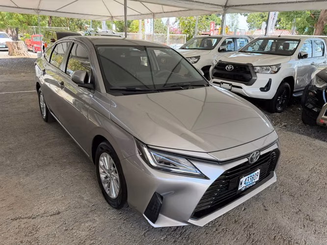 TOYOTA YARIS AÑO 2025 - Imagen 2