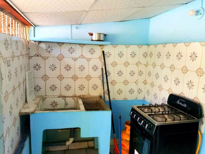 Rento mini apartamento con balcón - Imagen 4