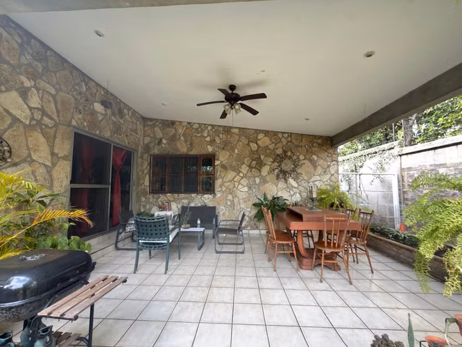 Hermosa Casa en Venta  km 10.5 sobre Carretera a Masaya