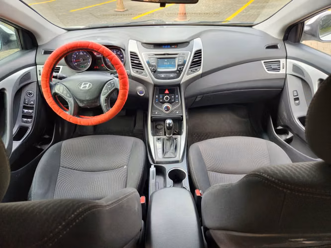 Hyundai Elantra versión limited 2016 - Imagen 3