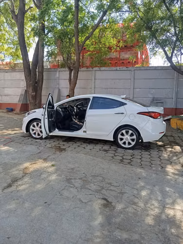 Hyundai Elantra versión limited 2016 - Imagen 2