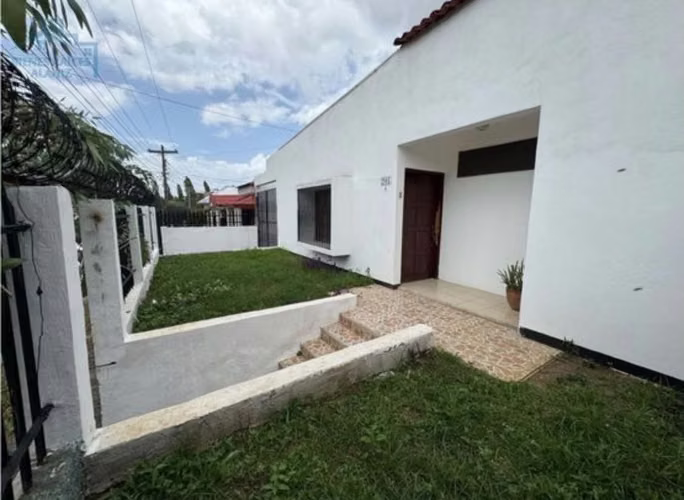 VENTA DE CASA IDEAL PARA NEGOCIO U OFICINAS  - Imagen 1