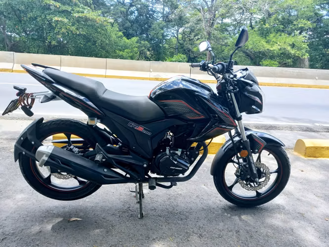 Vendo moto génesis Cr1s200,2021   