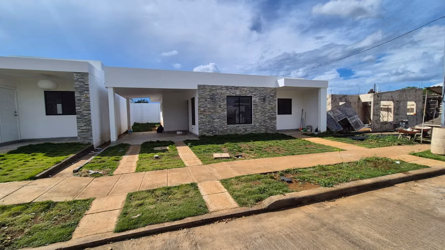  ¡Preciosa casa disponible en Residencial en Km 14 C Masaya! - Imagen 9