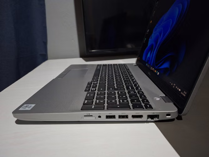 LAPTOP DELL PRECISION 3551 / CORE i7 / 16GB RAM / NVIDIA QUADRO 4GB - Imagen 4