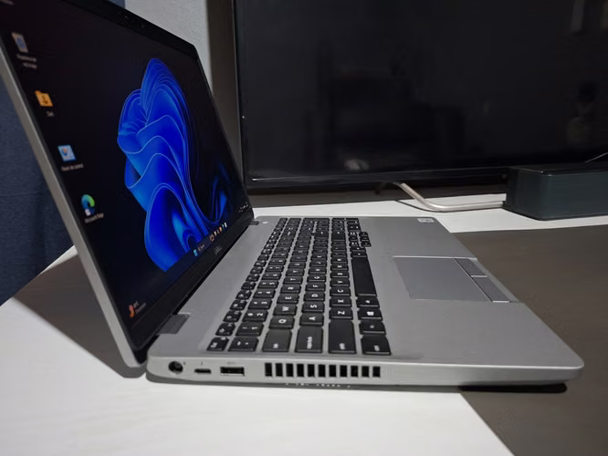 LAPTOP DELL PRECISION 3551 / CORE i7 / 16GB RAM / NVIDIA QUADRO 4GB - Imagen 5