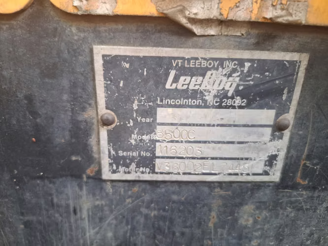 Pavimentadora de asfalto leeboy