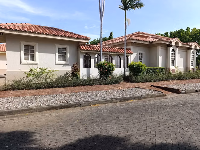 New Listing¡!!!!  Exclusive Family Home for Sale at Gran Pacífica Resort. - Imagen 4