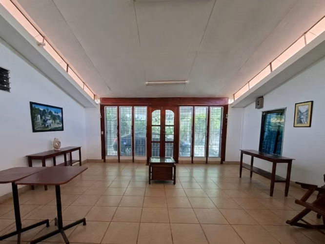 SE VENDE PROPIEDAD DE CUATRO CASAS PARA INVERSION - DIRIAMBA SB - Imagen 4