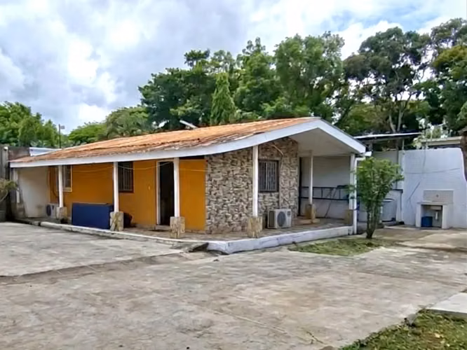 SE VENDE PROPIEDAD DE CUATRO CASAS PARA INVERSION - DIRIAMBA SB - Imagen 12