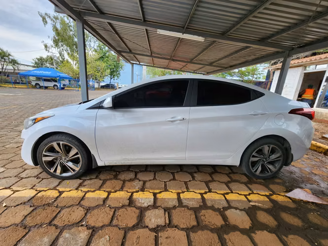 Hyundai Elantra 2015