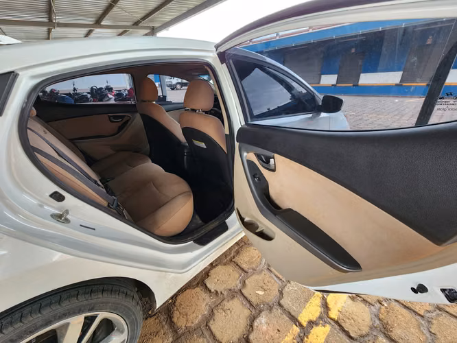 Hyundai Elantra 2015