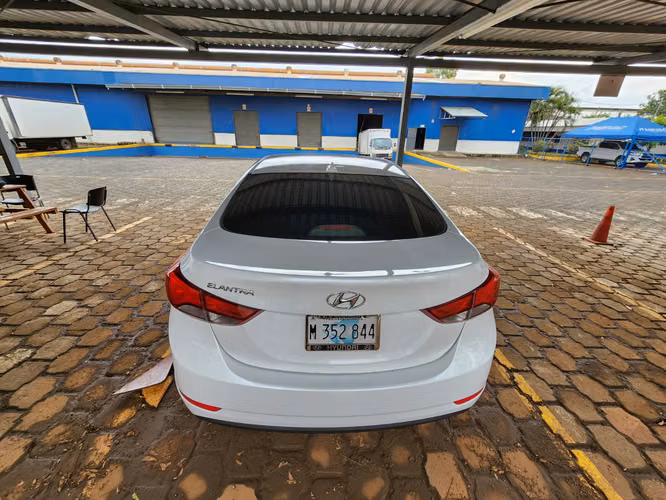 Hyundai Elantra 2015