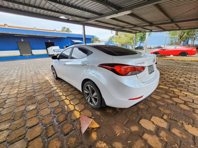 Hyundai Elantra 2015