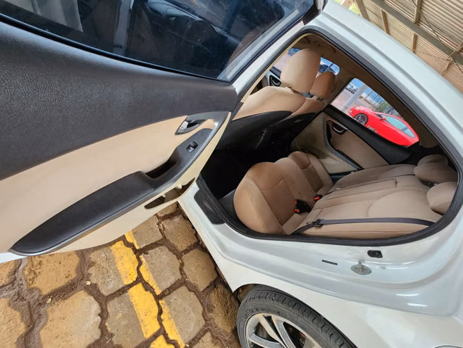 Hyundai Elantra 2015