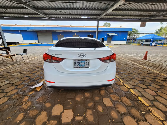 Hyundai Elantra 2015