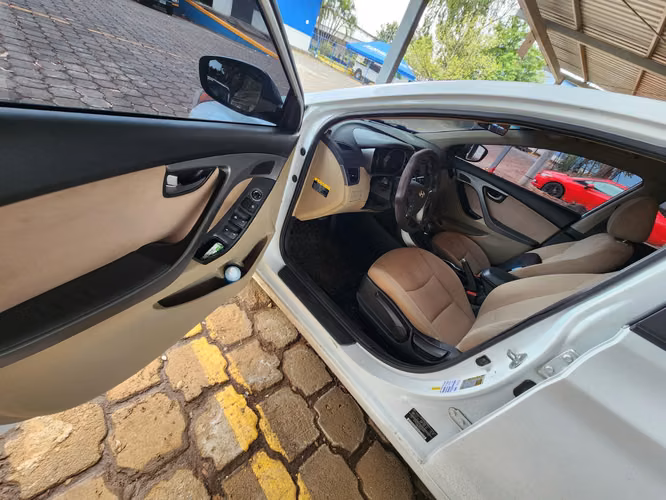 Hyundai Elantra 2015