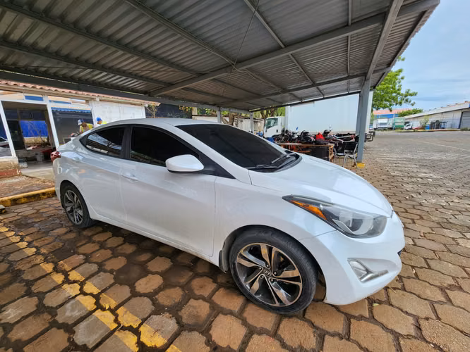 Hyundai Elantra 2015