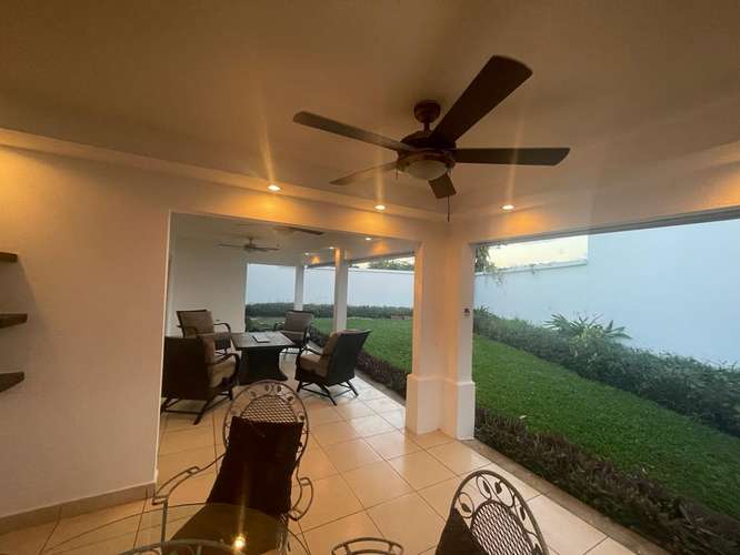 SE RENTA CASA AMUEBLADA DE 5 HABITACIONES EN LAS COLINAS, MANAGUA