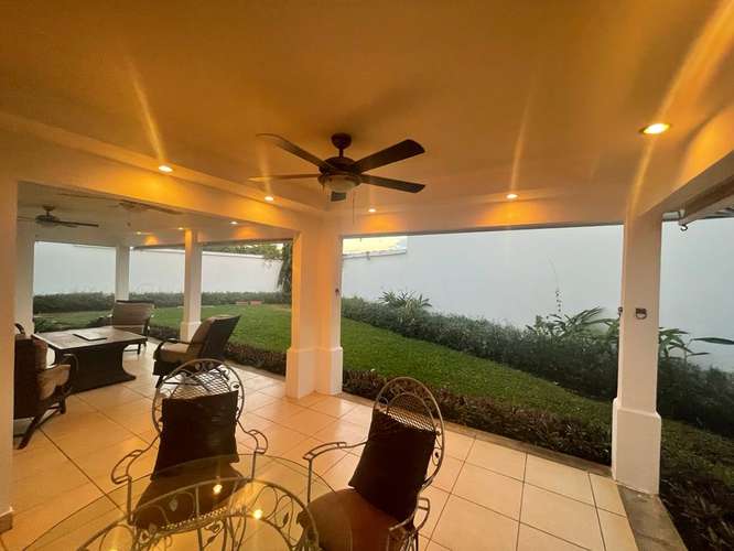 SE RENTA CASA AMUEBLADA DE 5 HABITACIONES EN LAS COLINAS, MANAGUA