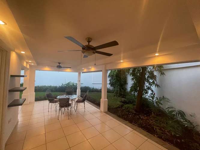 SE RENTA CASA AMUEBLADA DE 5 HABITACIONES EN LAS COLINAS, MANAGUA