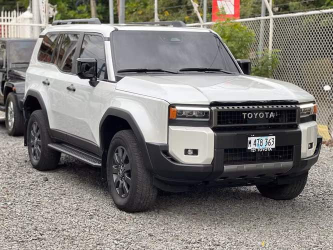 TOYOTA LAND CRUISER PRADO ADVENTURE AÑO 2027 - Imagen 1