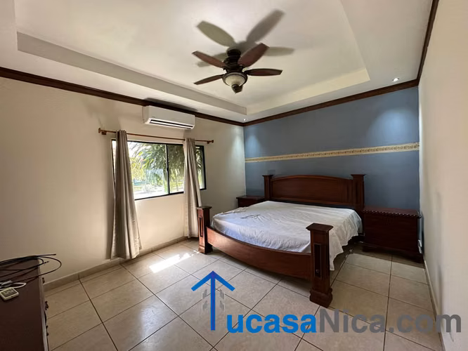 SE RENTA CASA CON PISCINA EN SANTO DOMINGO, MANAGUA - Imagen 9