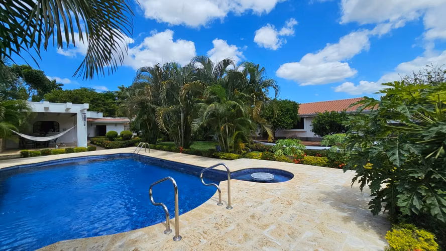 RO – LAS COLINAS SE VENDE CASA INDIVIDUAL EN EXCLUSIVA 