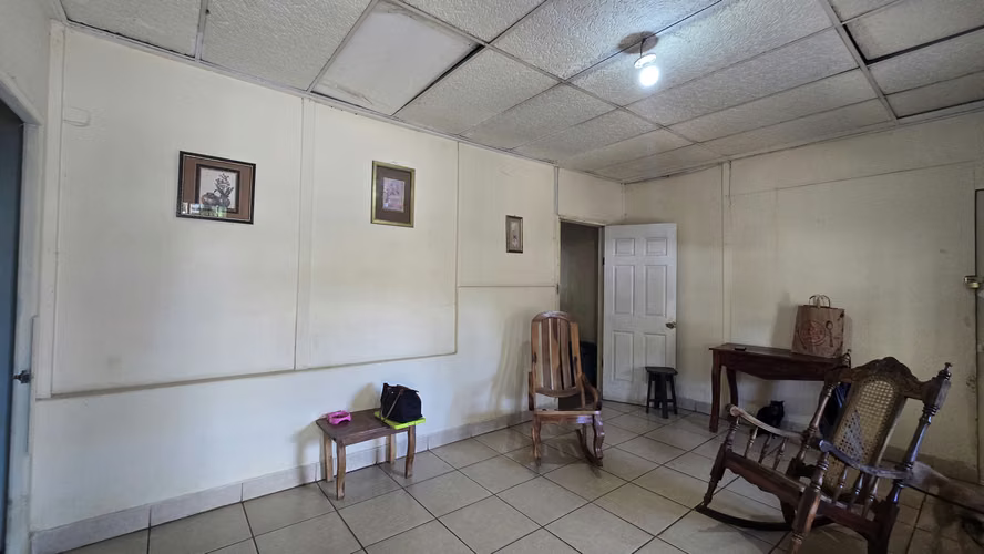 YA-Vendo casa cerca de avenida Bolívar_hospital Militar - Imagen 3