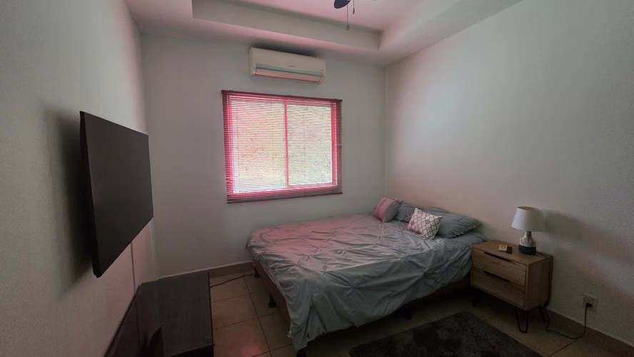YA-Rento moderna casa amueblada en condominio en Santo Domingo - Imagen 13